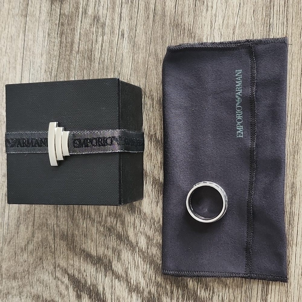 EMPORIO ARMANI RING .size 7